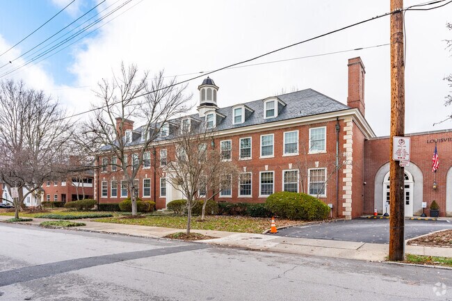 Louisville Collegiate School is a private school serving 800 students.