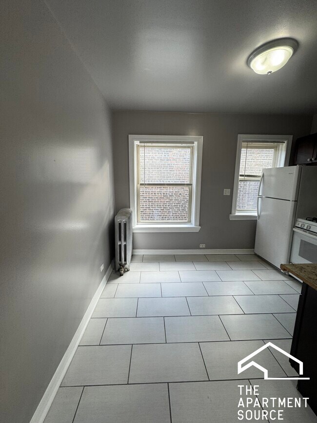 4027 W Melrose St unit 2S, Chicago, IL 60641 - photo 6