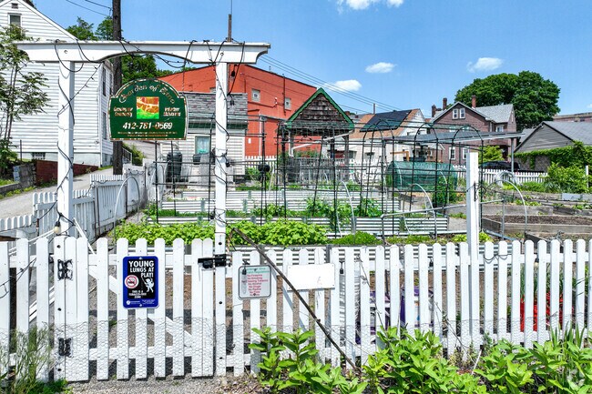If you love gardening, Etna has a community garden that is well-maintained.