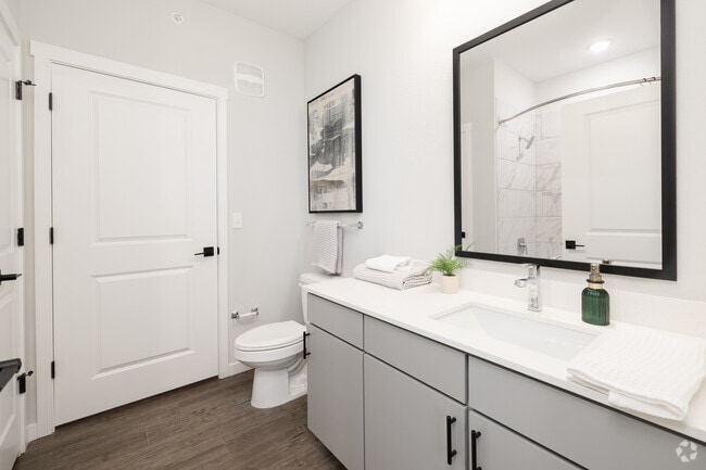 2BR,2BA - 1095SF