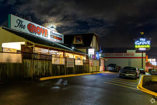 The Grove has been neighborhood favorite for over 20 years on Se McLoughlin Blvd in Oak Grove.