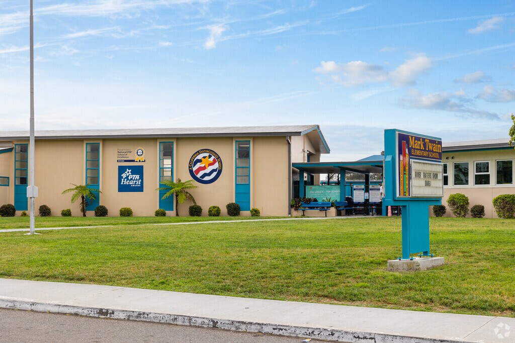 Mark Twain Elementary School receives a B+ overall rating from Niche.