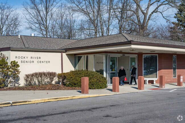 The Rocky River Senior Center provides luncheons, day trips, and classes for local seniors.