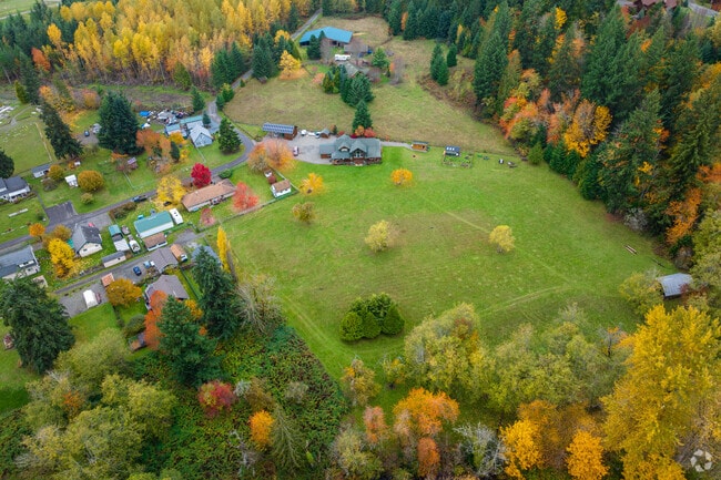 You can find homes with extremely large lots in buckley.