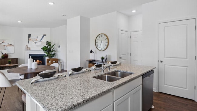 1512 Fox Meadow Cir unit 36208307, Bluff City, TN 37618 - photo 3