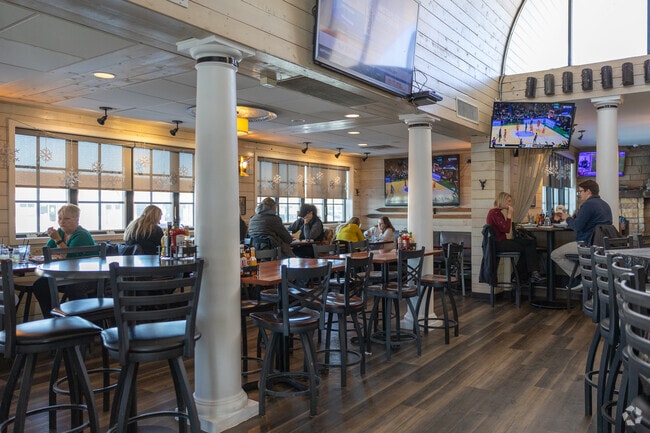 Hank's Tavern is a popular restaurant on Henry Street near Roosevelt Park.