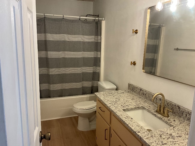 283 SW Leisure Dr unit 102, Lake City, FL 32025 - photo 5