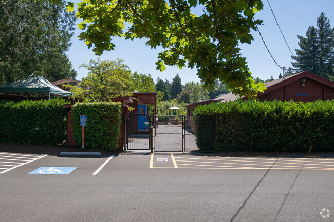 Entrance area with handicap parking at West Hills Montessori School.