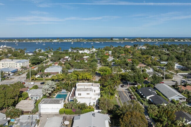 Most residents who live in Old Northwood enjoy a quiet comfortable living.