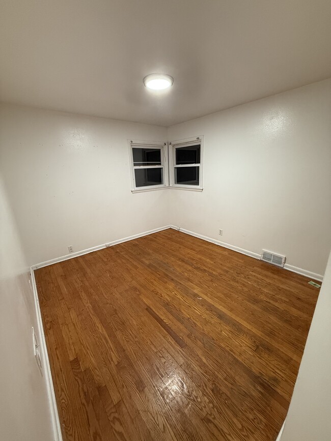 3210 N 40th St unit 3210, Milwaukee, WI 53216 - photo 3