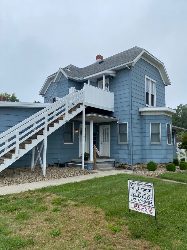 130 Walnut St unit C, Findlay, OH 45840 - photo 2