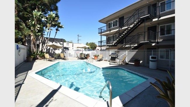 Hilltop Terrace, San Diego, CA 92103 - photo 2