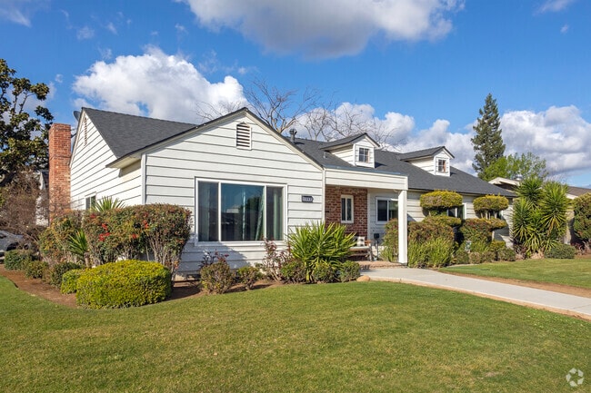 Ranch homes with Colonial accents can be found in Fresno's Bullard neighborhood.