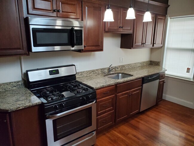 27 Bridges St unit 2, Framingham, MA 01702 - photo 3