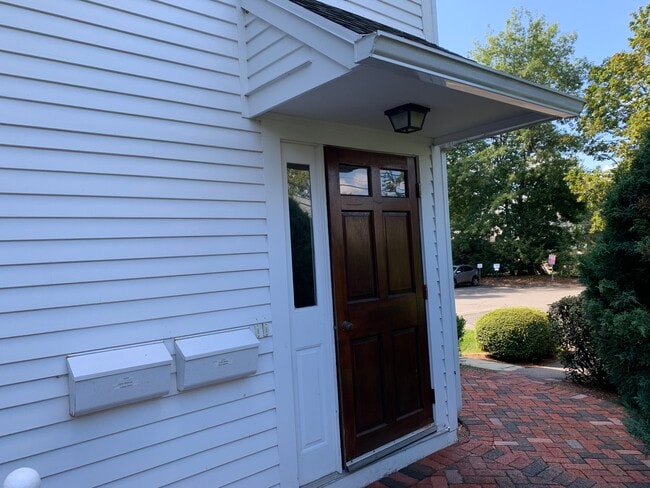 51 N Main St unit 2, West Hartford, CT 06107 - photo 2