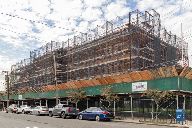 PS 36 has 324 students in grades PK-5.