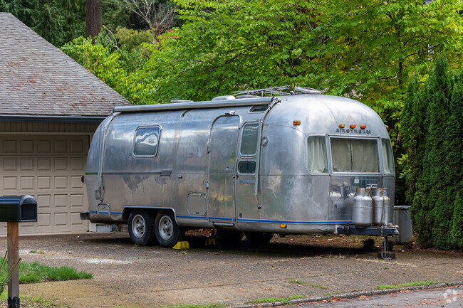 Many of the residents of Forest Ridge have campers for weekend get aways.