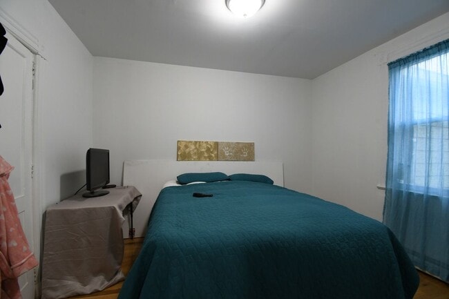 4658 Bronx Blvd, the Bronx, NY 10470 - photo 3