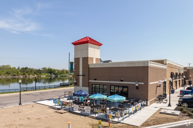 Belleville’s Bait Shop Bar & Grill serves food and live music by the water.