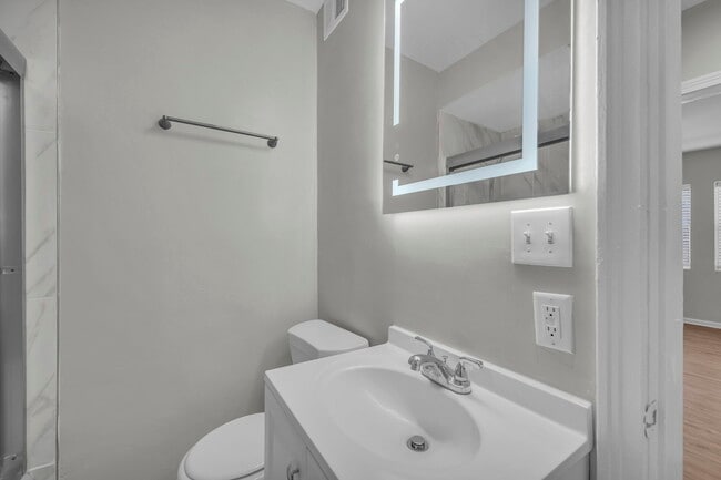 University Meadows, Kansas City, MO 64110 - photo 5