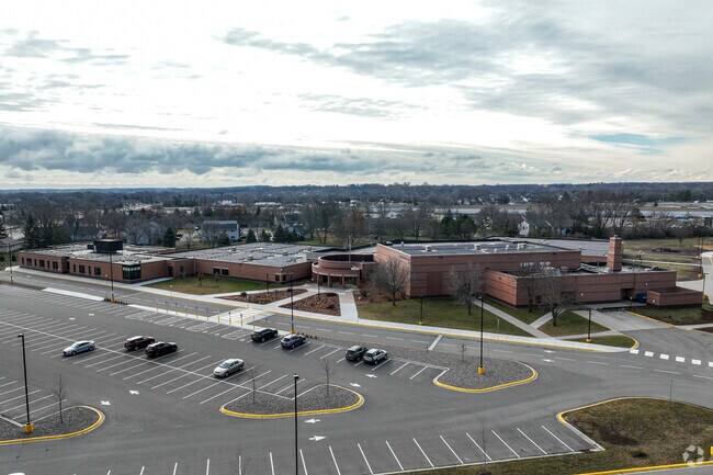 Lake Marion Elementary School earned an overall grade of A from Niche.com.