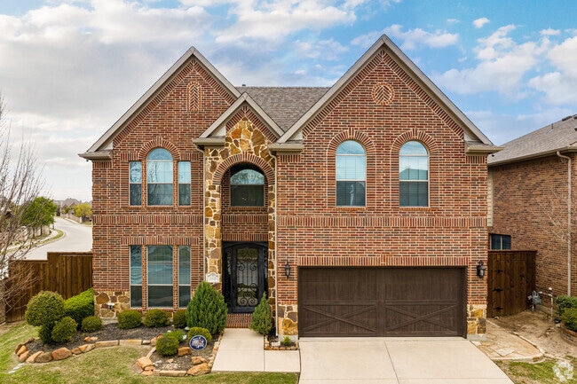 Large custom homes in Argyle are known to offer luxury and space.