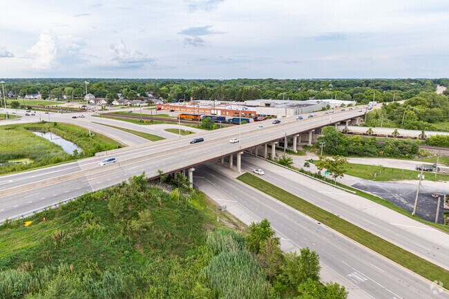 East Base Line Road and South Lake Street connect South Montgomery to the surrounding area.