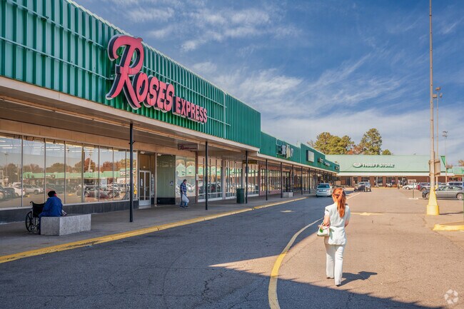 Southside Plaza is offers locals multiple shopping options in Broad Rock.