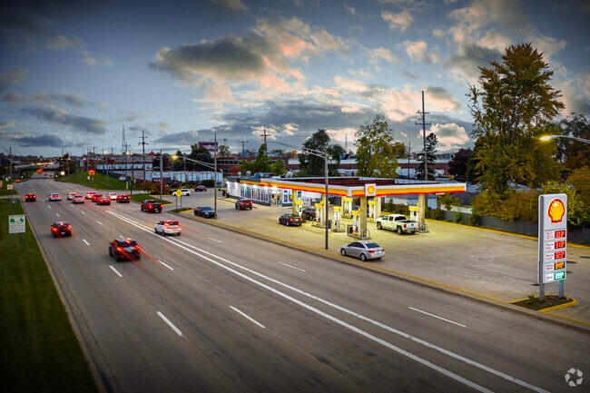 A gas station on Southfield Freeway is home to the freshly prepared foods of No Change Café.