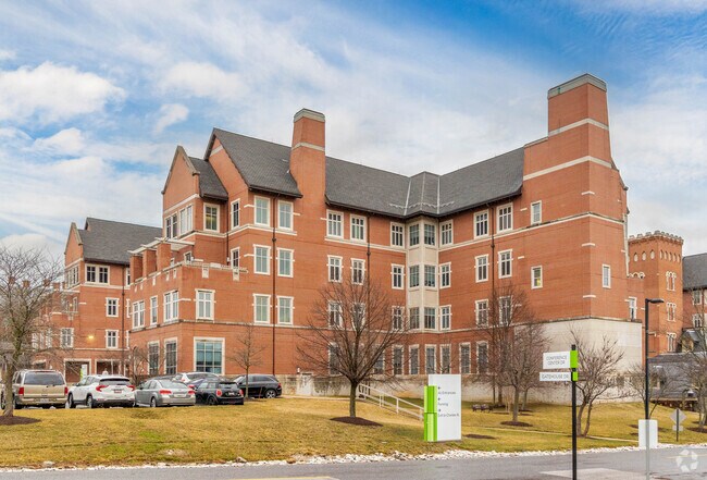 The Mann Residential School has a student teacher ratio of 4:1 in Lake Evesham.