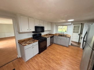 1082 Frye Rd, Jeannette, PA 15644