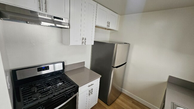 638 N W Knoll Dr unit 7, West Hollywood, CA 90069 - photo 6