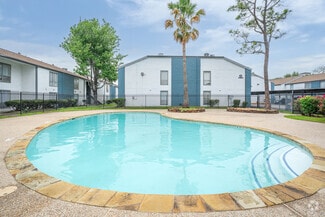 6500 W 43rd St, Houston, TX 77092