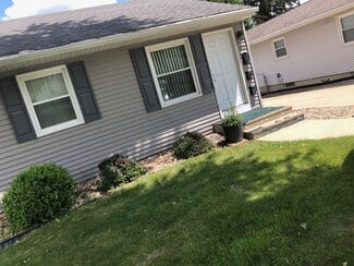 1621 10th St NW, Cedar Rapids, IA 52405
