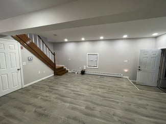 39 W Pleasant St, Westbrook, ME 04092