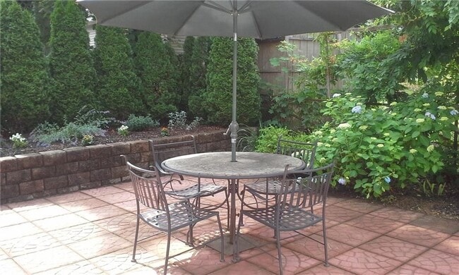 51 Chace Ave, Providence, RI 02906 - photo 2