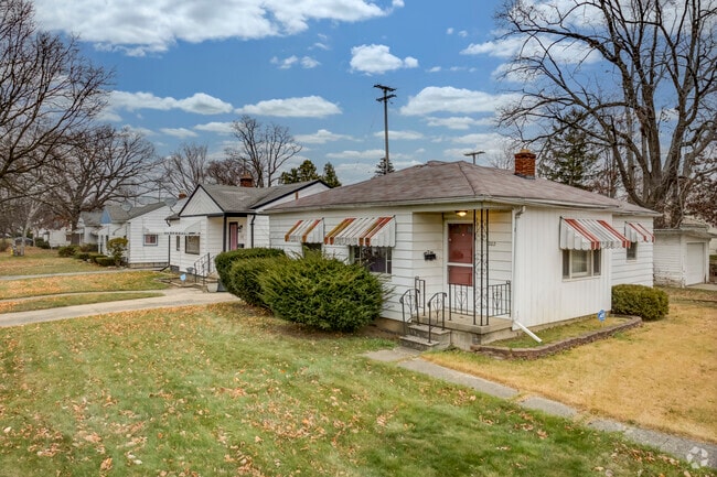 Homes neatly line the streets of Ballenger Square.