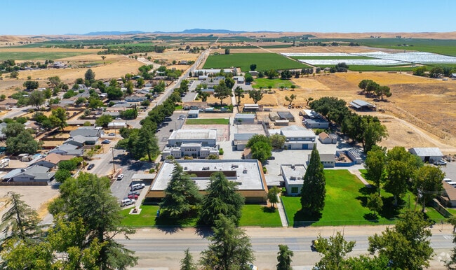 Shandon High School in Shandon Paso Roblles, Ca sits on several acres.