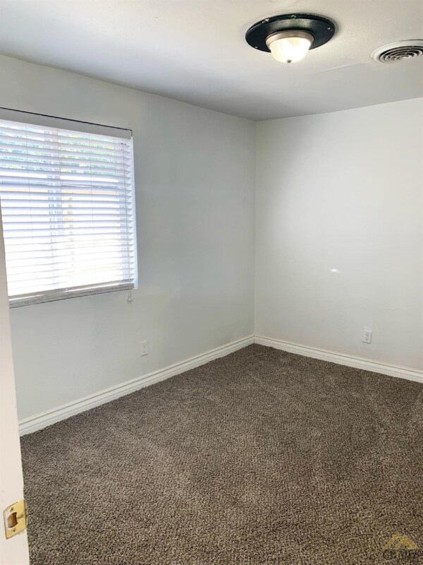 3312 Elda Ave unit 4, Bakersfield, CA 93307 - photo 3