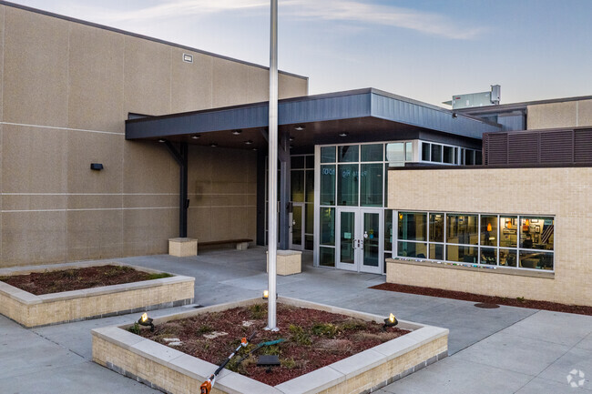 Poynette High School offers several extracurriculars for its students.