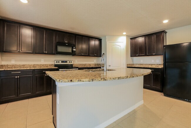 844 Chatham Walk Dr, Ruskin, FL 33570 - photo 6