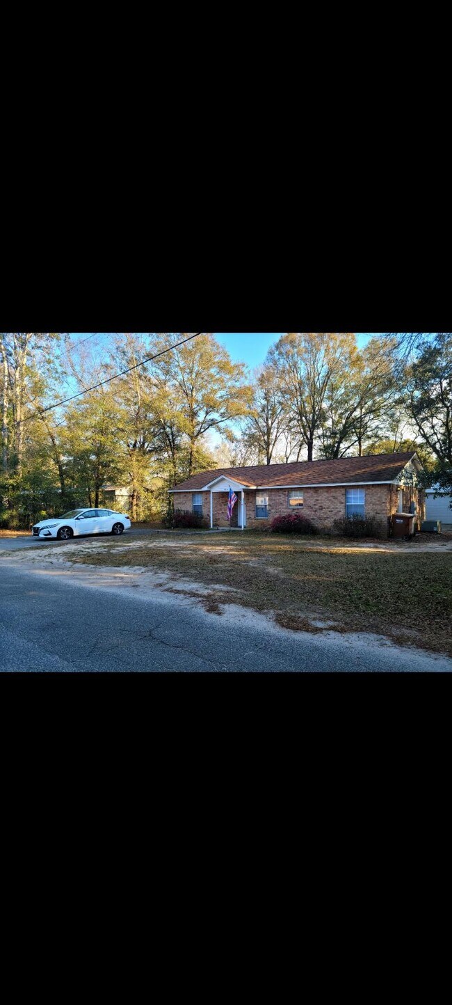 6519 Robie Rd, Milton, FL 32570