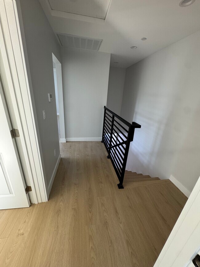 8530 Penfield Ave, Winnetka, CA 91306 - photo 7