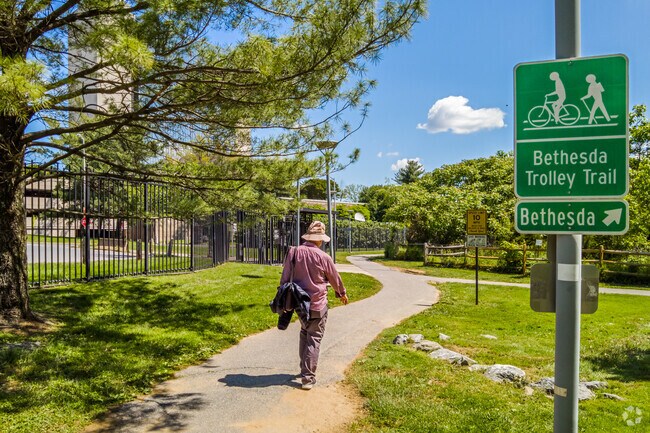 Located near the W Chevy Chase Heights neighborhood, the Bethesda Trolley Trail is a 4-mile path linking Bethesda and North Bethesda.