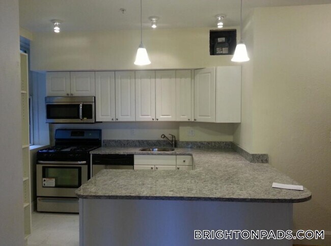 2001 Commonwealth Ave unit 5, Boston, MA 02135 - photo 5