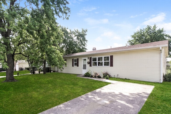 426 Pleasant Dr, Whiteland, IN 46184 - photo 3