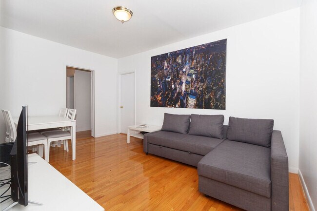 Waterford Condominium unit ID1032028P, New York, NY 10128 - photo 2