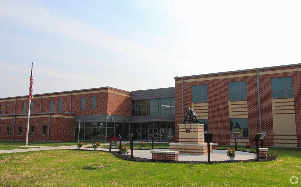 Chamberlain Middle School provides education in the neighborhood of 
Warren County