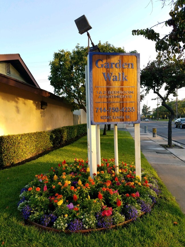 12341 S Lewis St, Garden Grove, CA 92840