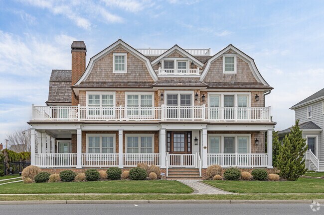 The ocean front homes found in Spring Lake are stunning.